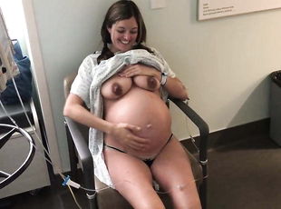 Maman se masturbe a l&#039;hospital avant l&#039;arrivee de bebe