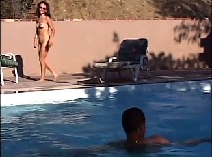 ragazze-giovani, sesso-di-gruppo, piscina